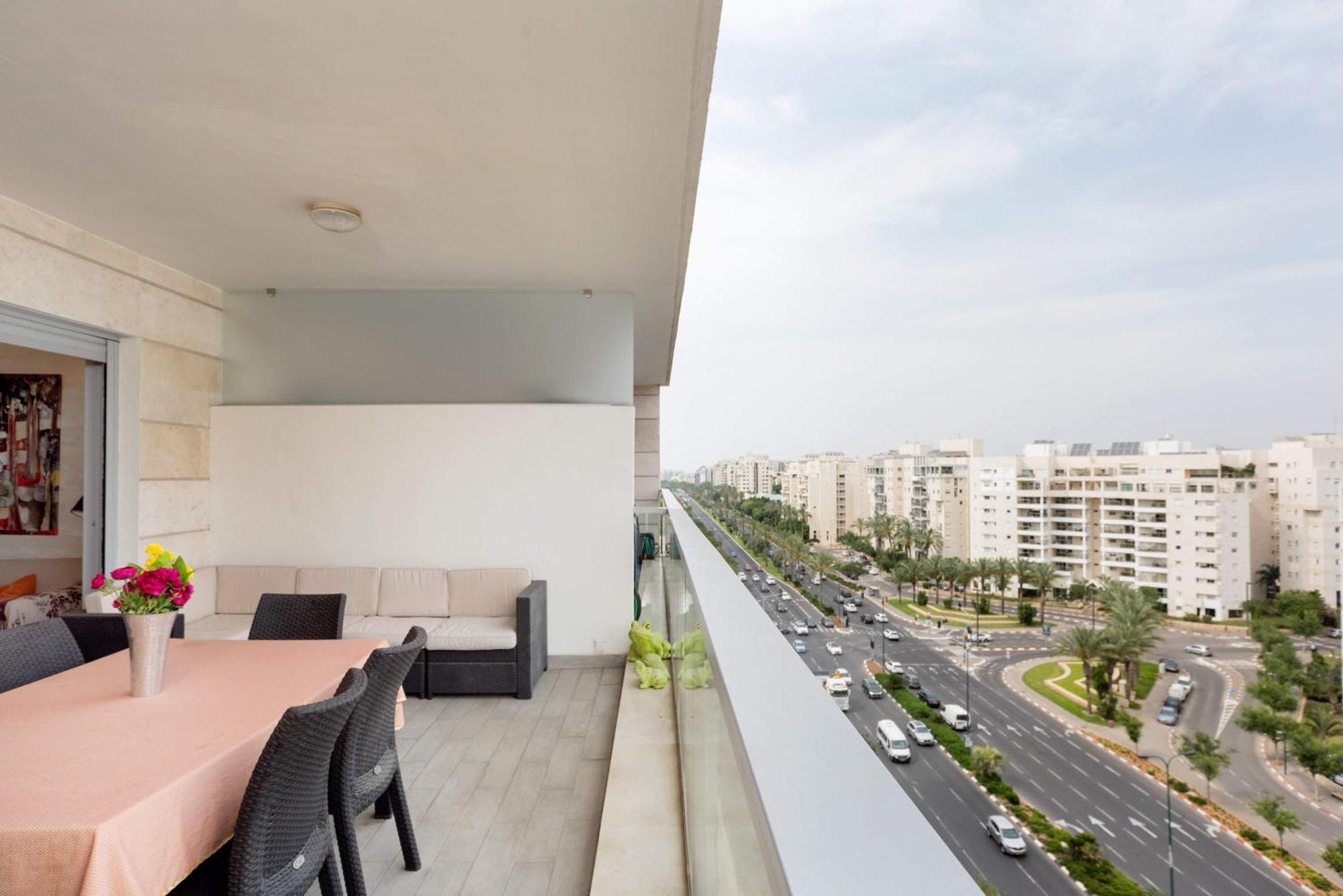 Urban Gem With Outdoor Lounge By Sea N' Rent Apartamento Tel Aviv Exterior foto